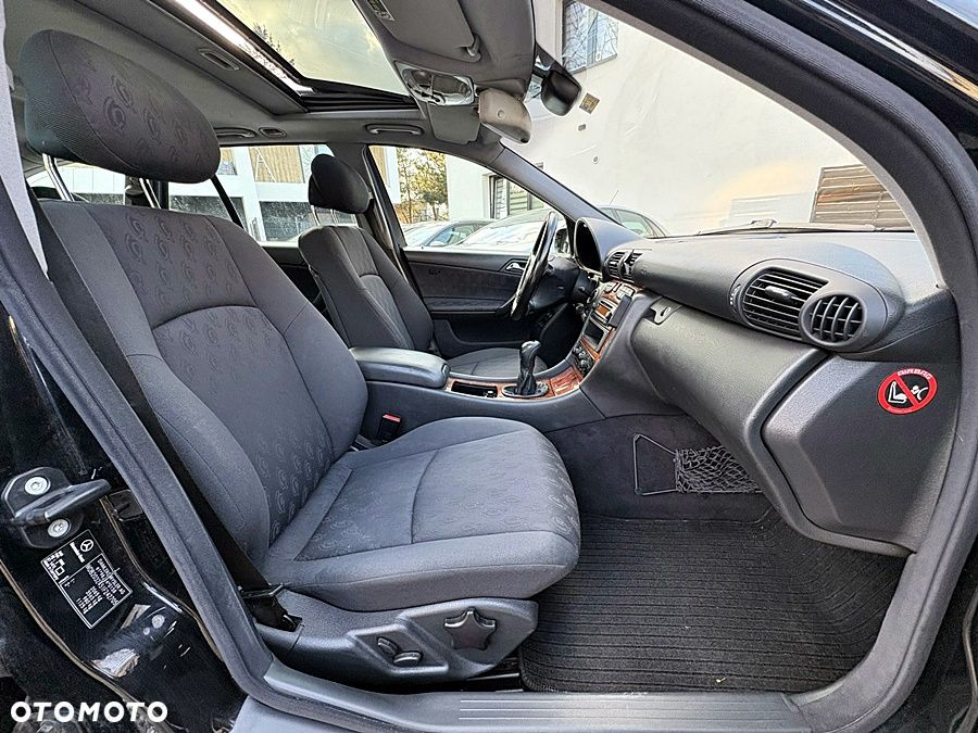 Mercedes-Benz Klasa C 200 T Kompressor Avantgarde - 28