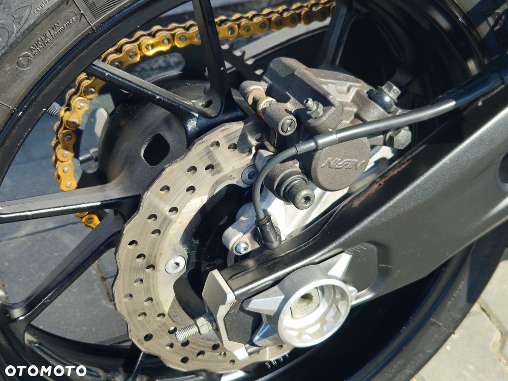 Yamaha MT - 24