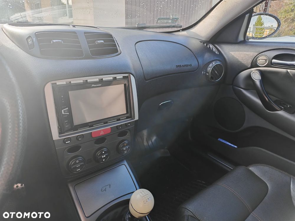 Alfa Romeo GT 1.9JTD 16V Q2 - 17