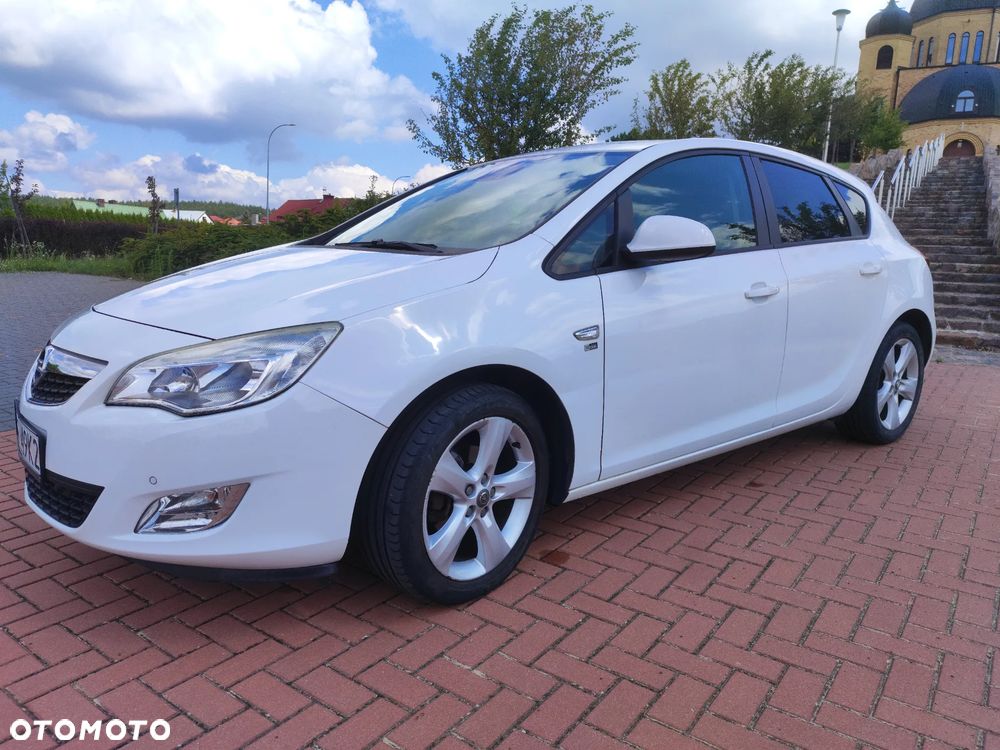 Opel Astra 1.4 Turbo 150 Jahre - 2