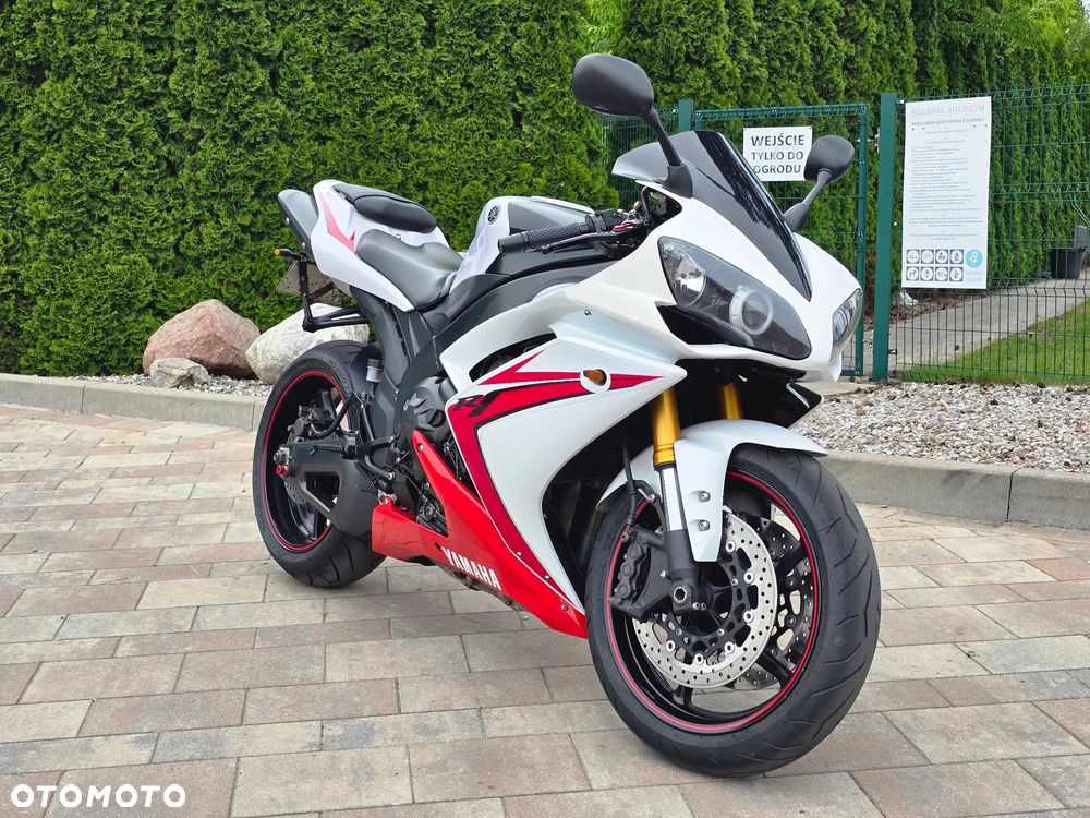 Yamaha R1 - 2