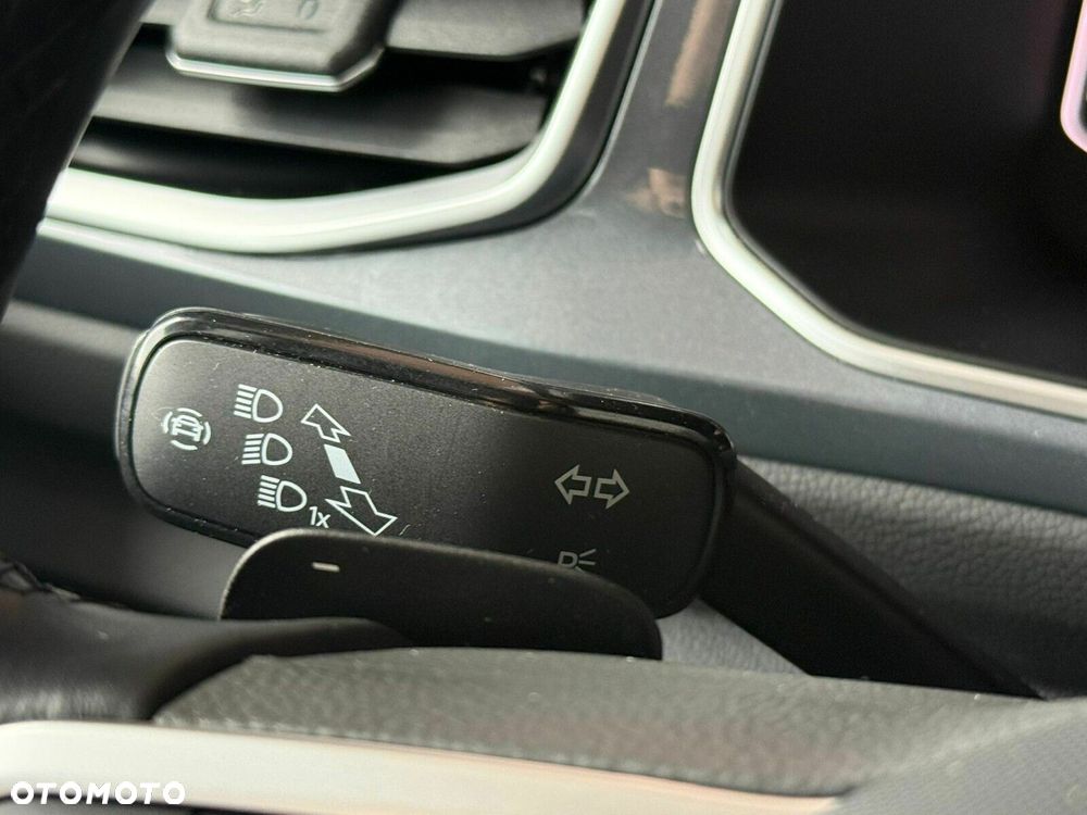 Volkswagen T-Roc - 19