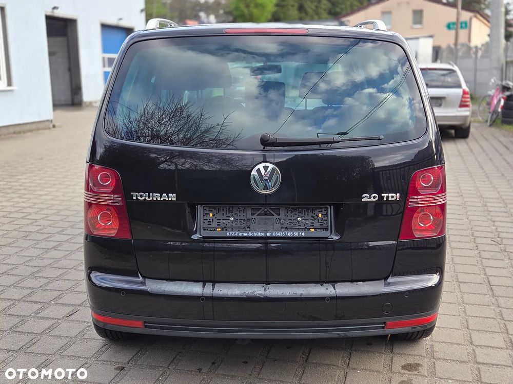 Volkswagen Touran 2.0 TDI DPF DSG Highline - 4