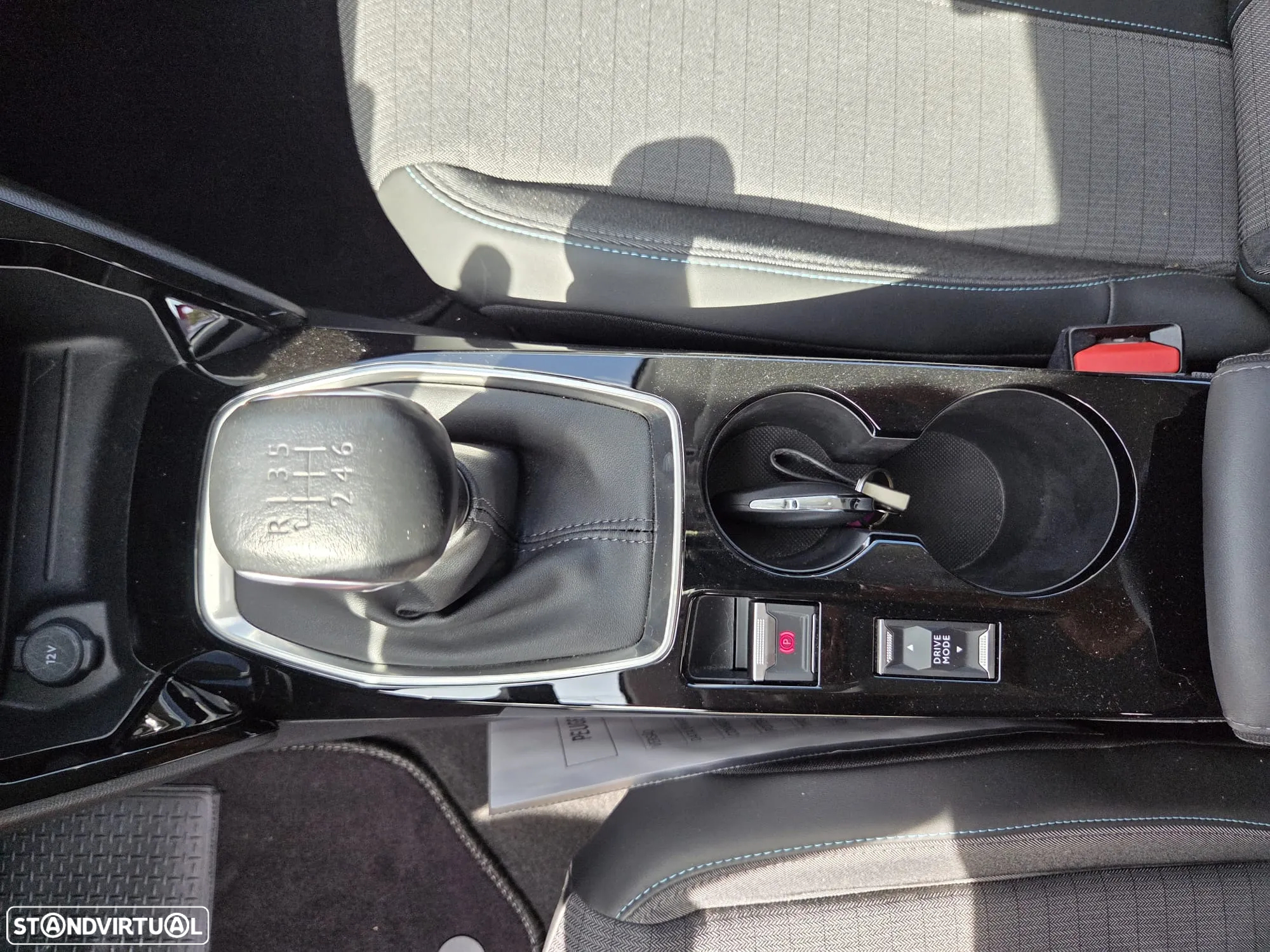 Peugeot 208 1.2 PureTech Allure - 24