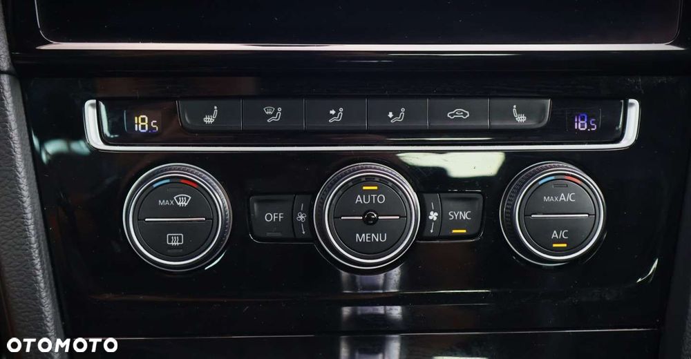 Volkswagen Golf - 31