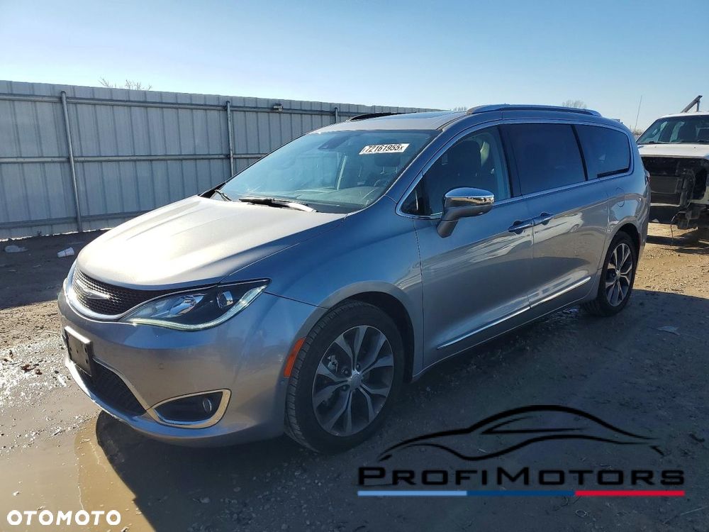 Chrysler Pacifica - 1