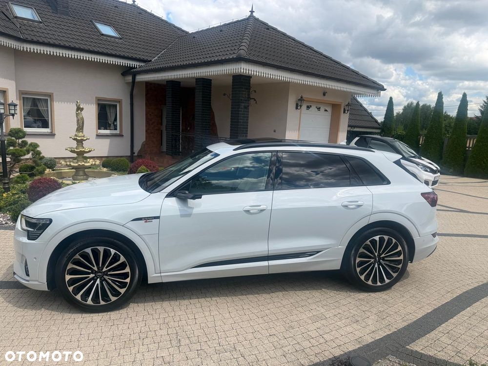 Audi e-tron 55 Quattro - 11