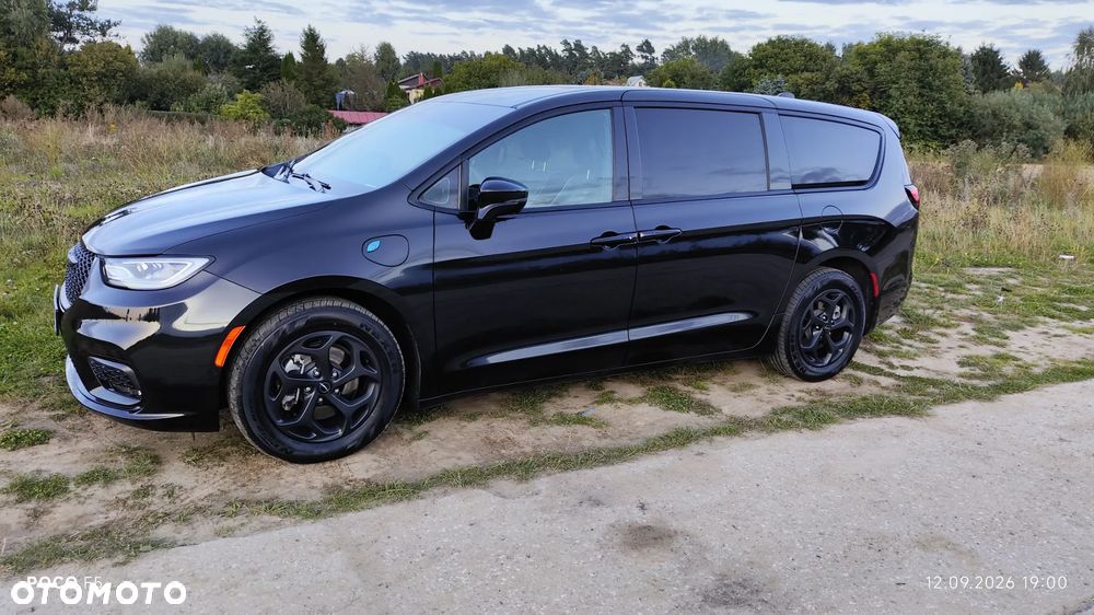 Chrysler Pacifica - 34