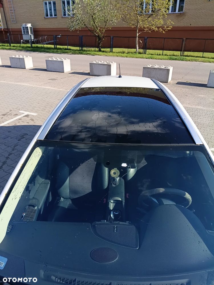 Toyota Avensis 2.0 D-4D Premium - 11