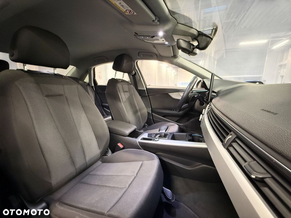 Audi A4 Limousine - 23