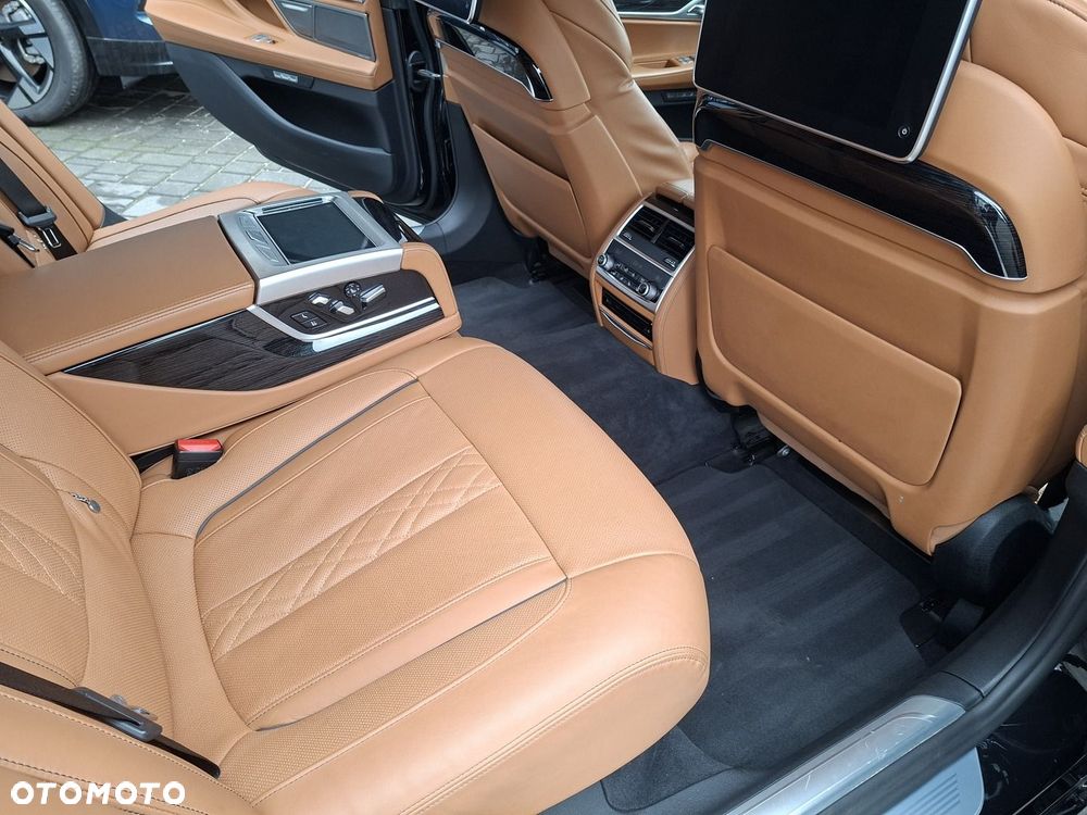 BMW Seria 7 750Ld xDrive - 29