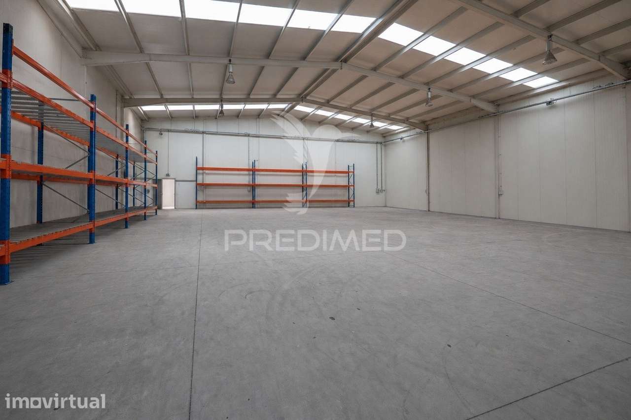 PAVILHÃO INDUSTRIAL PARA ARRENDAMENTO | 930 m² | PRADO, VILA VERDE - Grande imagem: 2/24