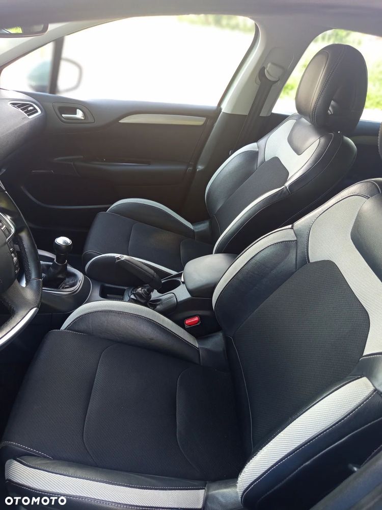 Citroën C4 VTi 120 Exclusive - 20