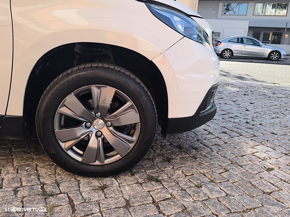 Peugeot 2008 1.2 PureTech Style - 17