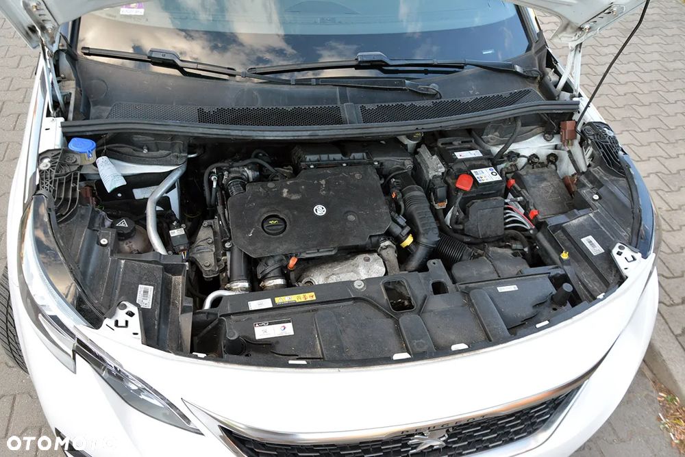 Peugeot 5008 1.5 BlueHDi GT Pack S&S EAT8 - 21