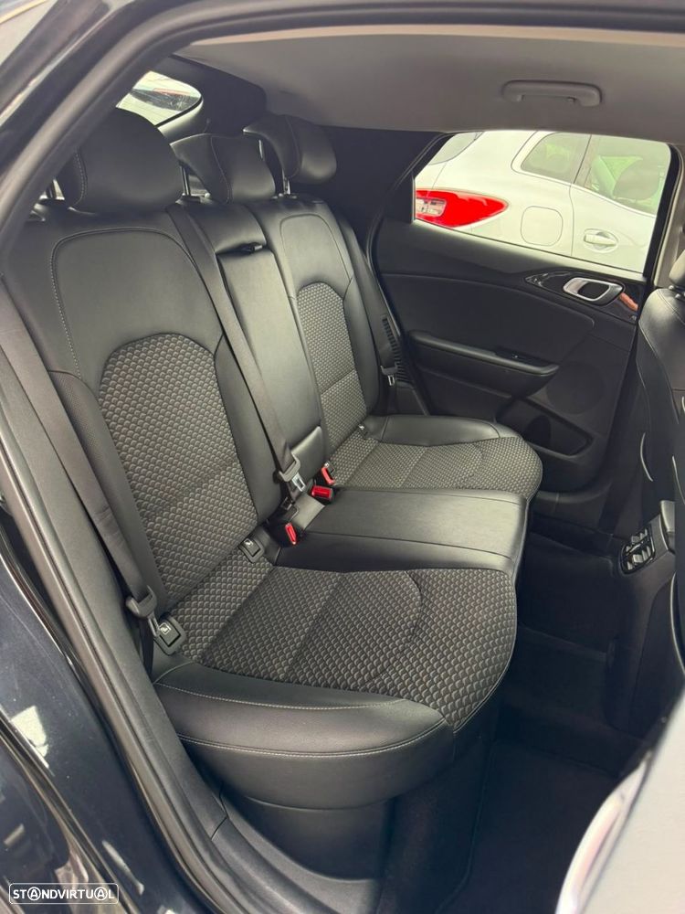 Kia XCeed 1.6 GDi PHEV Tech - 14
