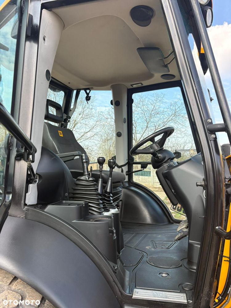 JCB 4CX - 34