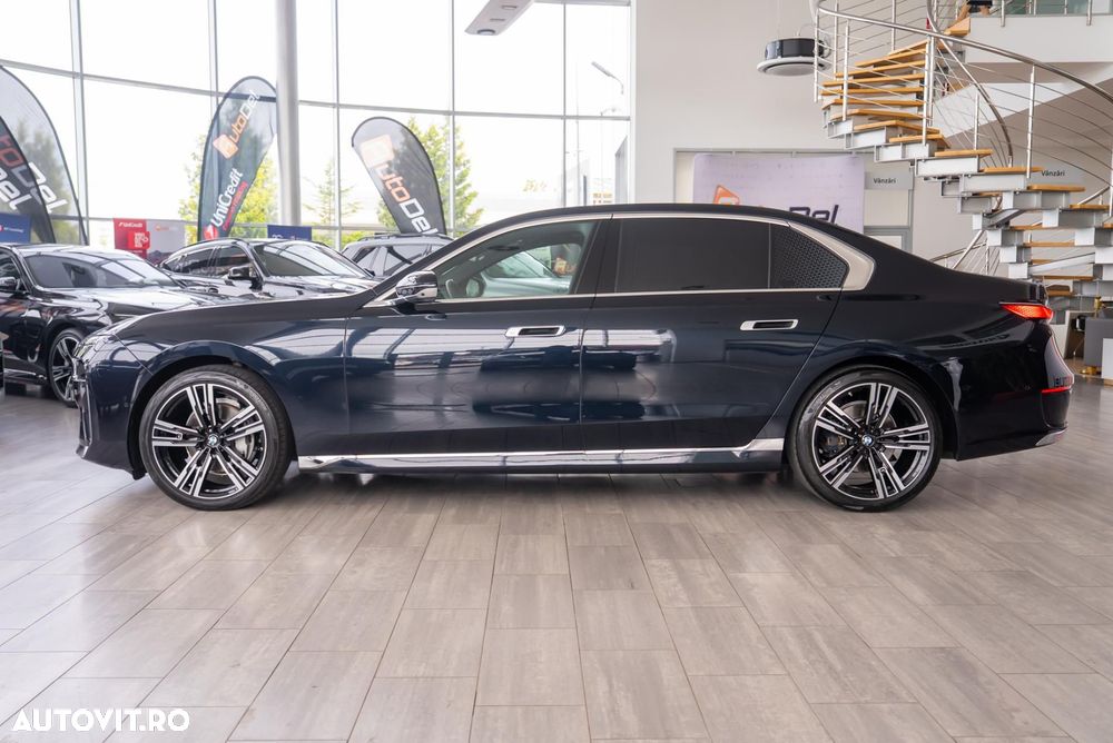 BMW Seria 7 740d xDrive MHEV - 10