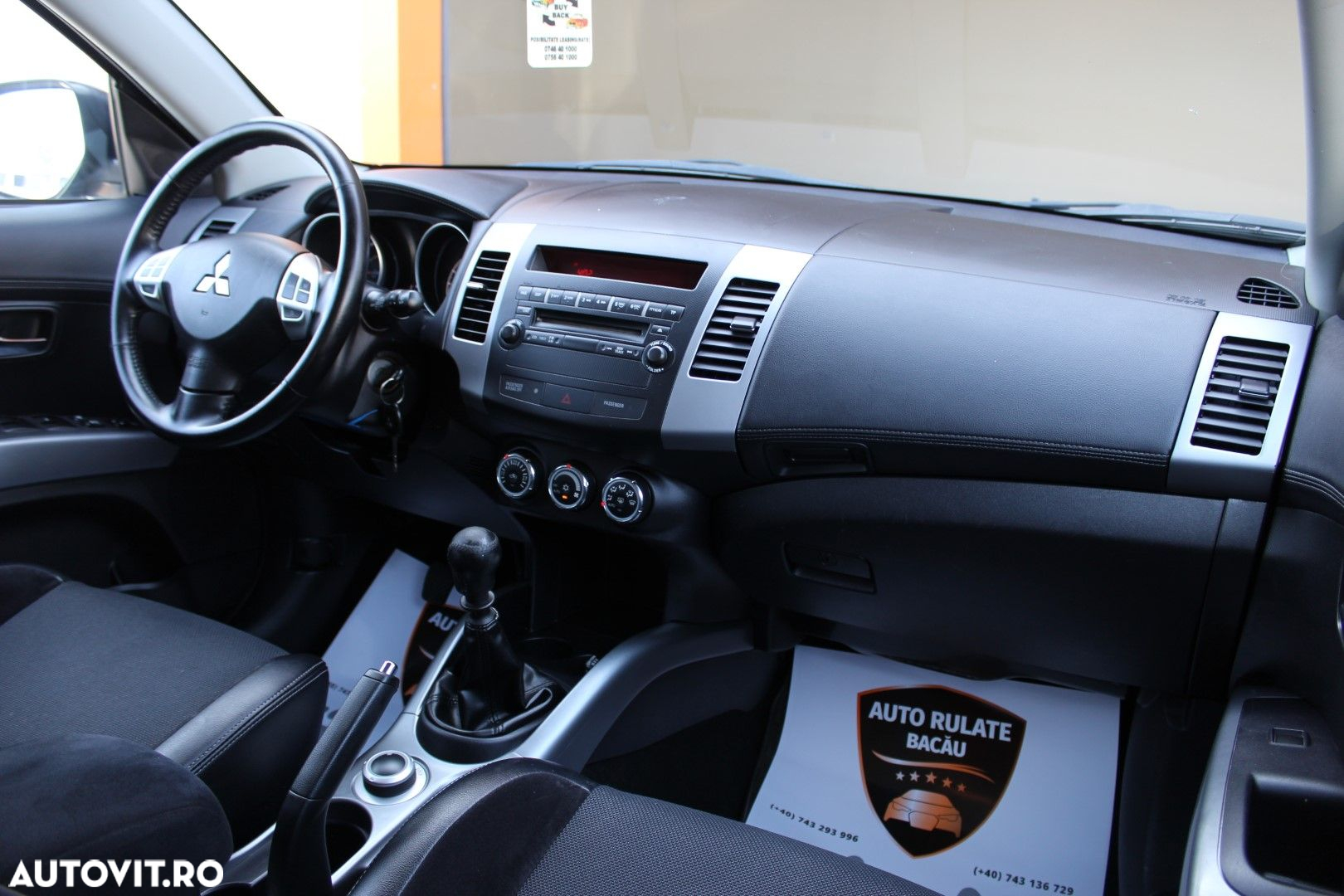Mitsubishi Outlander - 13