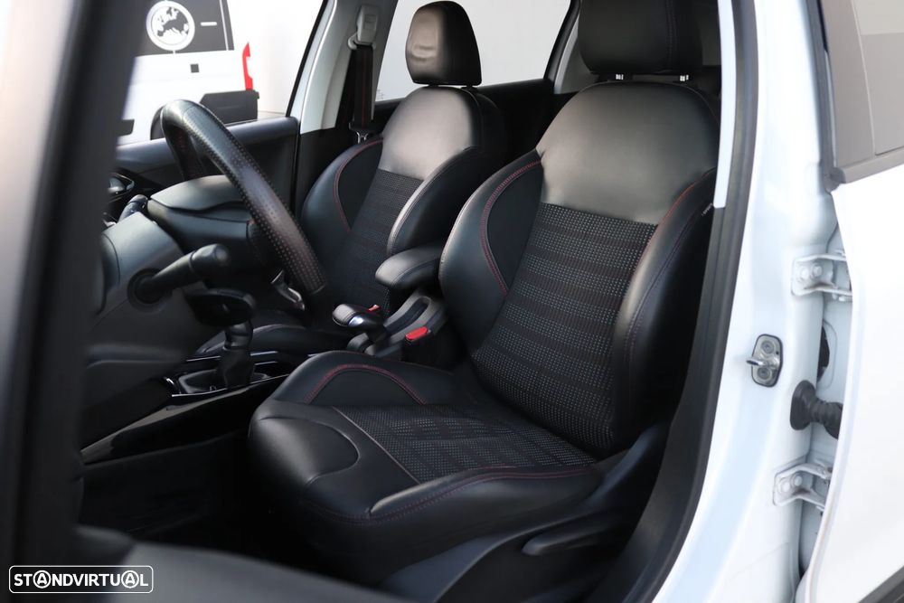 Peugeot 2008 1.2 PureTech GT Line - 8