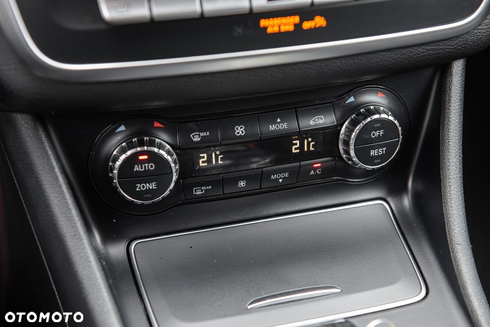Mercedes-Benz CLA 250 7G-DCT - 25