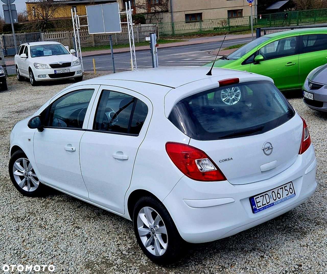 Opel Corsa - 25