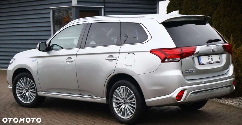 Mitsubishi Outlander - 7