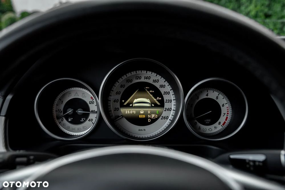 Mercedes-Benz Klasa E 400 4Matic 7G-TRONIC Avantgarde - 39