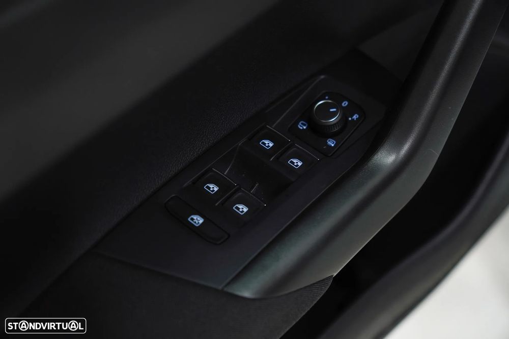 VW Taigo 1.0 TSI R-Line DSG - 18