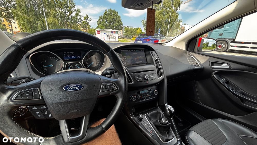 Ford Focus 1.5 TDCi ST-Line Red - 10