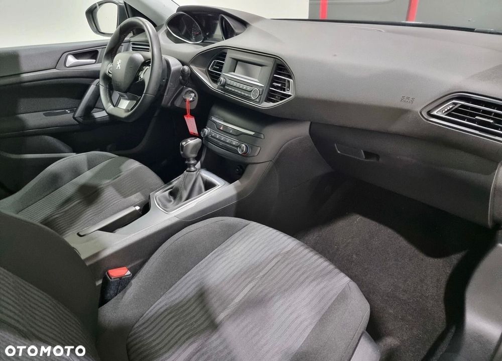 Peugeot 308 - 24