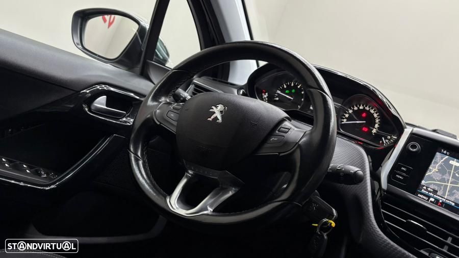 Peugeot 208 1.2 PureTech Allure - 11
