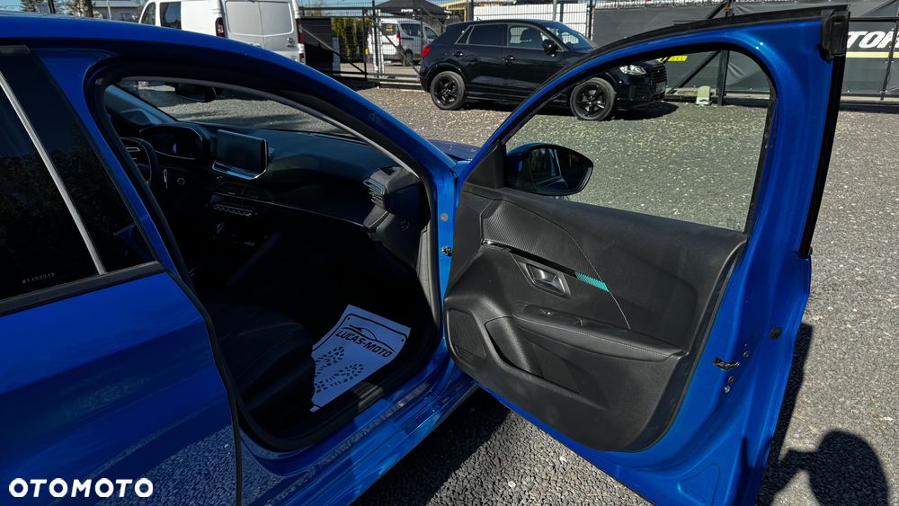 Peugeot 208 PureTech 130 EAT8 Allure - 22