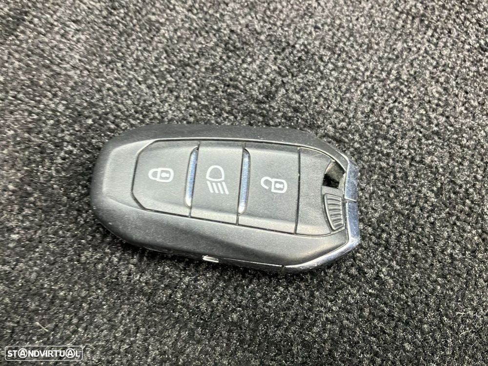 Peugeot 2008 1.2 PureTech GT - 19