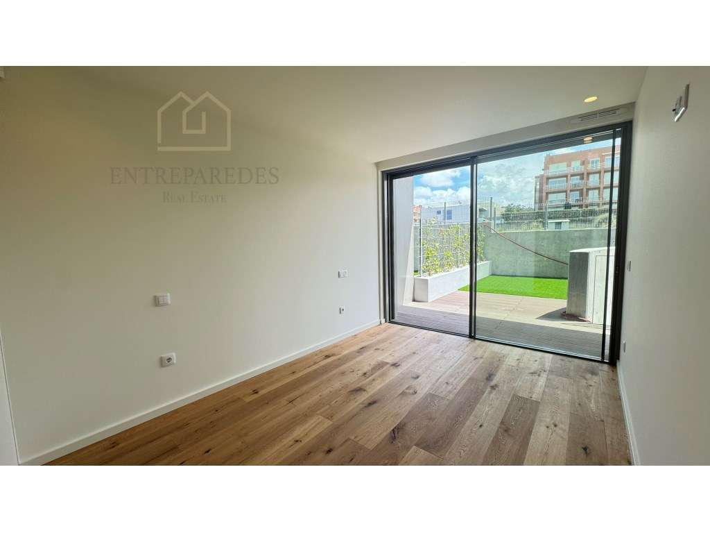 Apartamento T1+1 NOVO | Terraço amplo | A 300 m da praia | Garagem ... - Grande imagem: 4/42