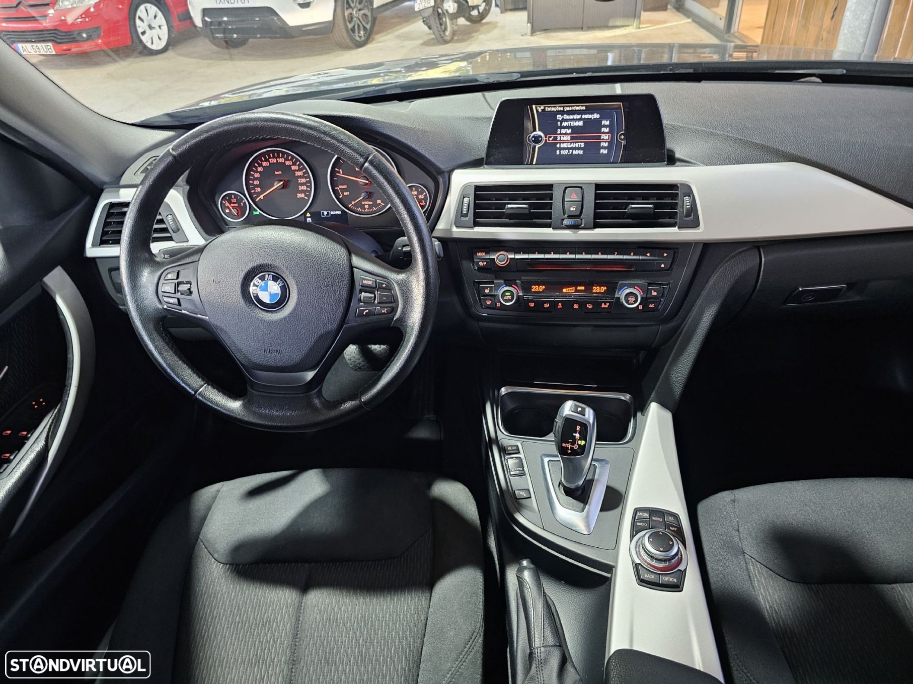 BMW 320 d Touring EfficientDynamics Auto - 19
