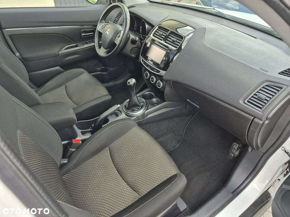 Mitsubishi ASX - 16