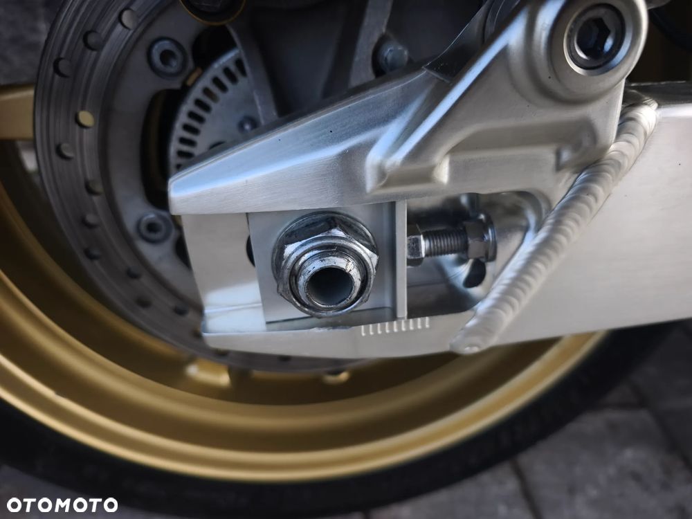 Honda CB - 12