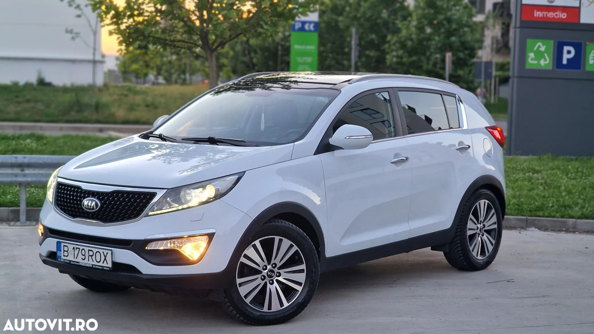 Kia Sportage 1.7 CRDI 2WD Dream-Team Edition - 1