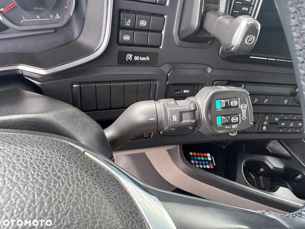 Scania R 450 / ACC / DWA DUŻE ZBIORNIKI ON / DWA ŁÓŻKA / RETARDER / DUŻA NAVI / VIRTUAL KOKPIT - 34