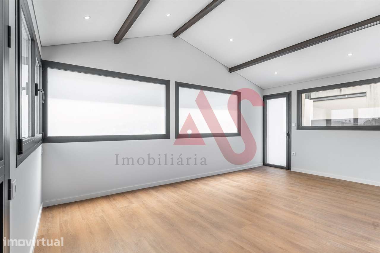 Andar Moradia T3+1 Totalmente Renovado em Brito, Guimarães - Grande imagem: 4/38
