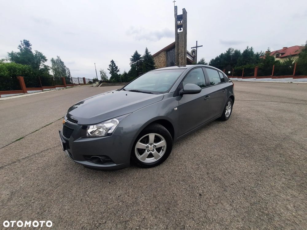 Chevrolet Cruze 1.6 LS+ - 4