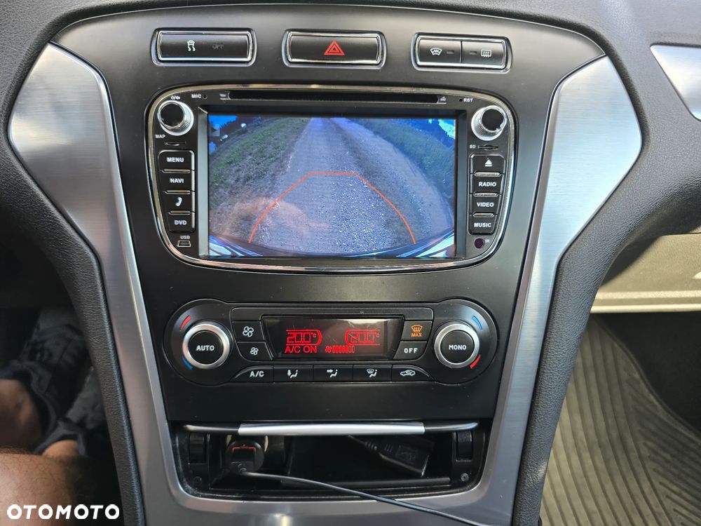 Ford Mondeo 2.0 T Trend - 14