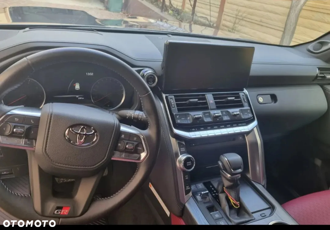 Toyota Land Cruiser - 28