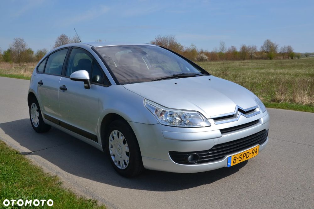 Citroën C4 1.4 16V Style - 5