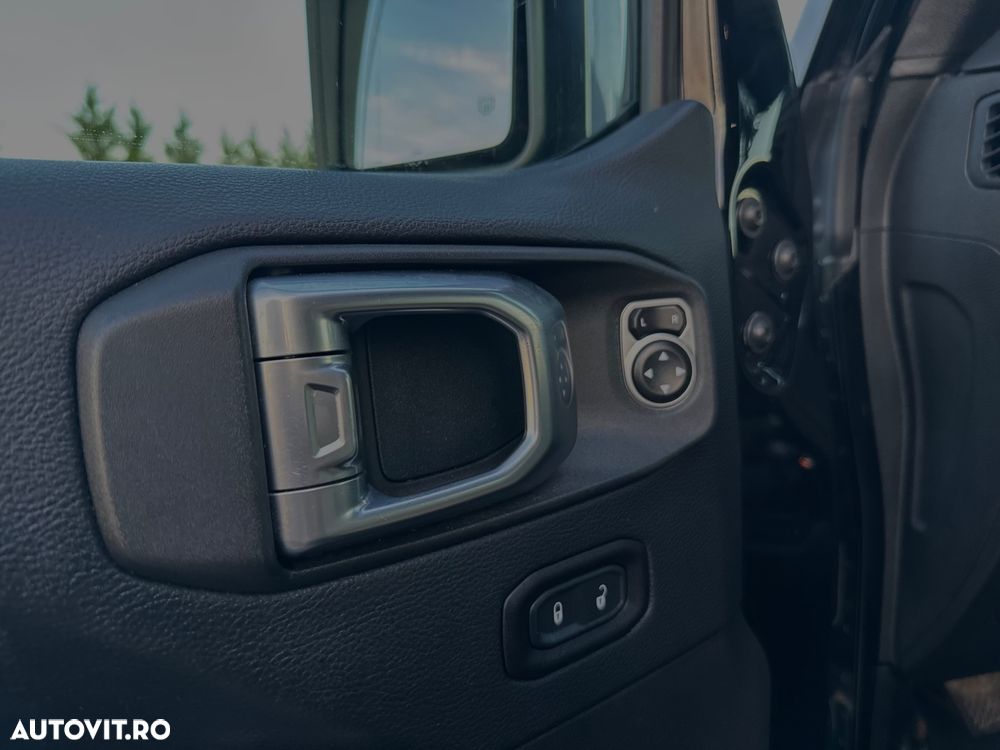 Jeep Wrangler - 20