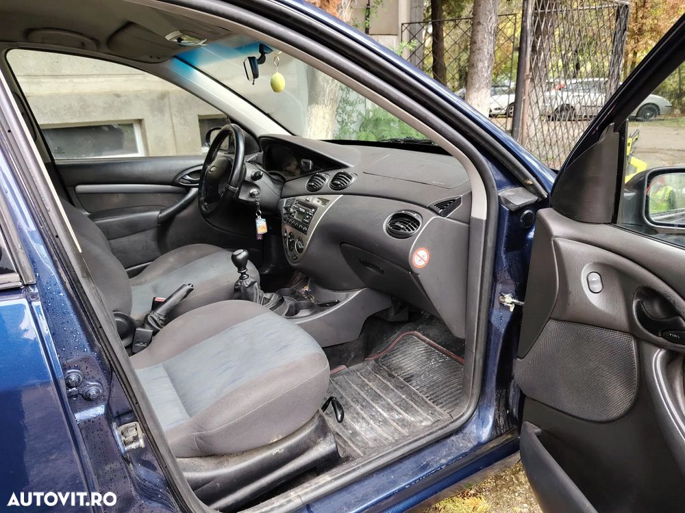 Ford Focus 1.8TDDI - 9