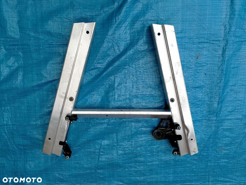 Audi A8 S8 D4 Wzmocnienie Pod Baterie Hybryda 4H0813441B - 3