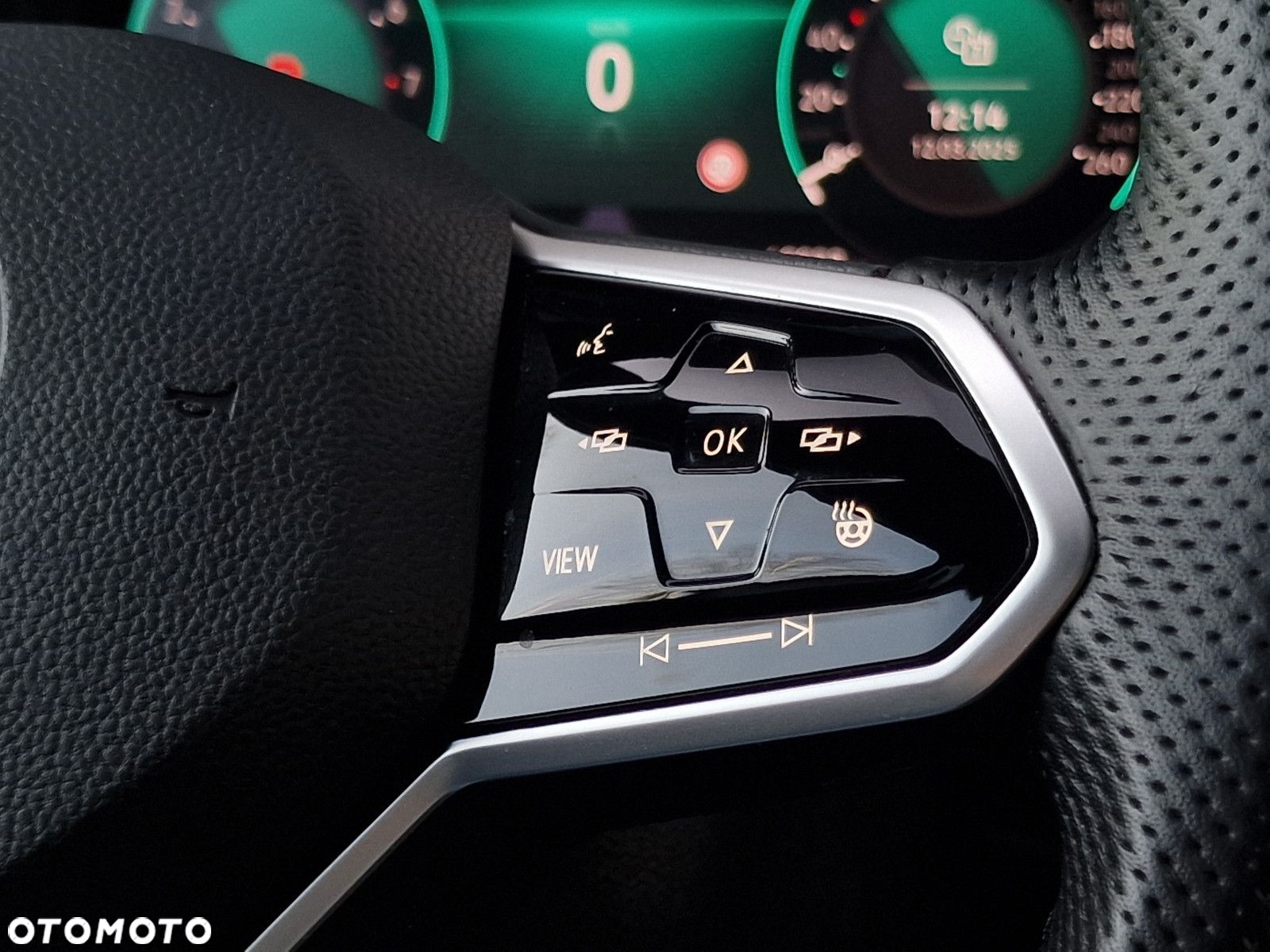 Volkswagen Golf VIII 2.0 TSI Style DSG - 28