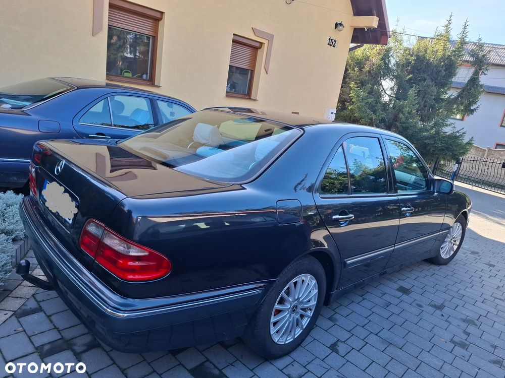 Mercedes-Benz Klasa E - 5